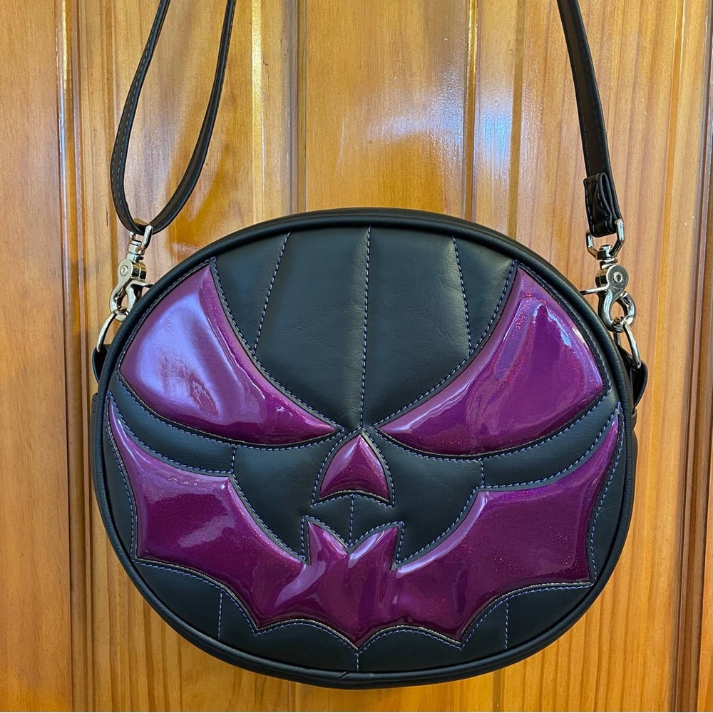 NEW LOVE PAIN STITCHES HANDCRAFTED BLACK IRIDESCENT BAT MOUTH PUMPKIN BAG Purse - Picture 10 of 16